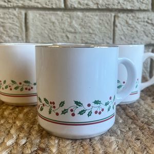 Vintage 1987s Christmas coffee cup mugs set of 4